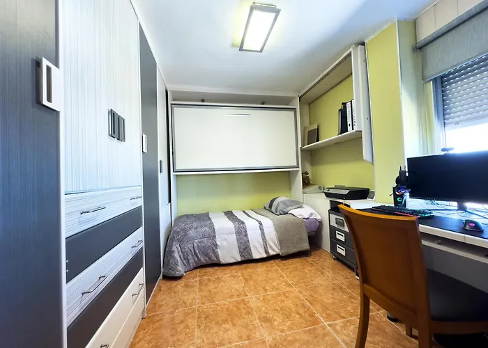 Valencia Avenida Del Puerto Private Rooms